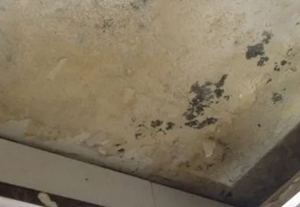 思南阳台漏水维修公司分享下思南卫生间渗水维修需要注意哪些问题。